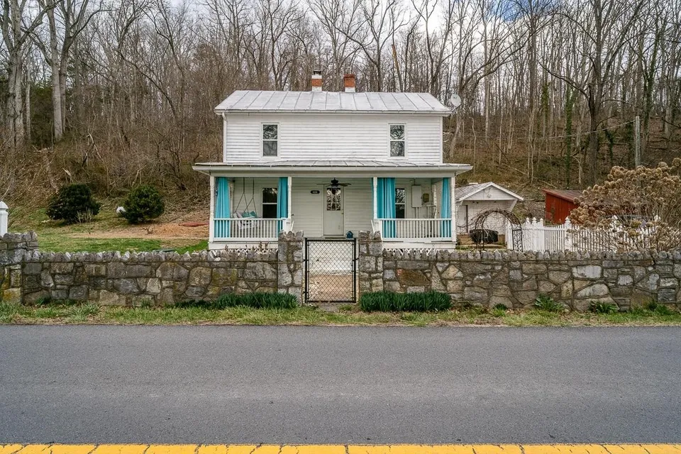 Property in Shenandoah